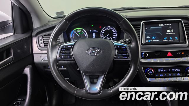 Hyundai Sonata 2018 — photo 13