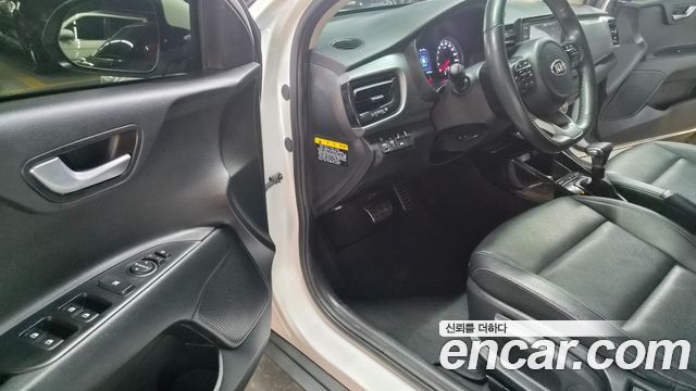 Kia Stonic 2020 — photo 9