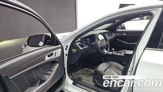 Genesis G80 2017 — photo 10