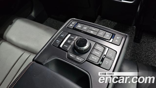 Genesis G80 2017 — photo 17