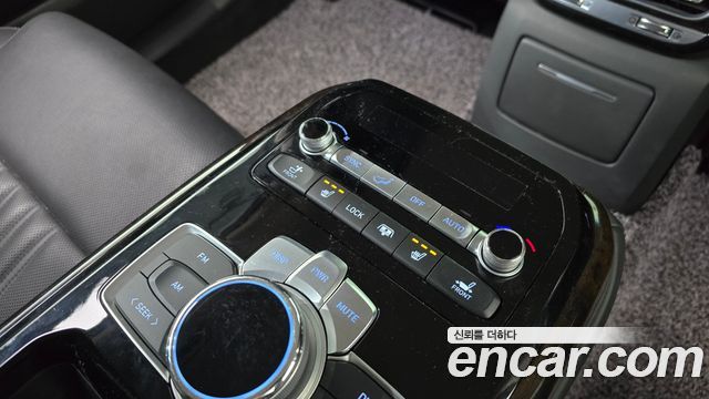 Genesis G90 2019 — photo 16
