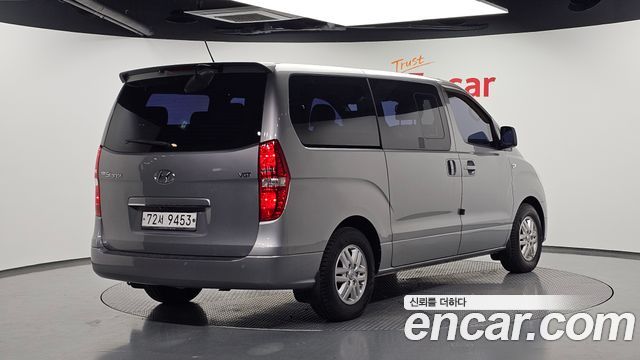 Hyundai Starex 2017 — photo 2