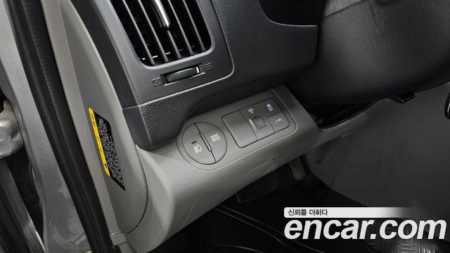 Hyundai Starex 2017 — photo 18