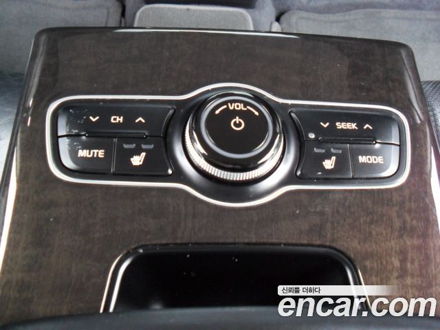 Kia K7 2013 — photo 17