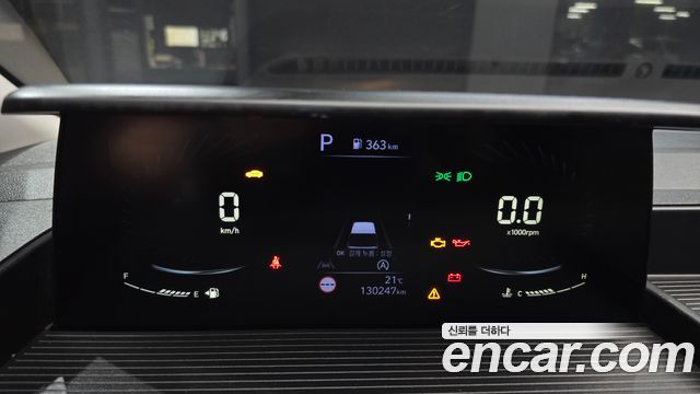 Hyundai Staria 2023 — photo 11