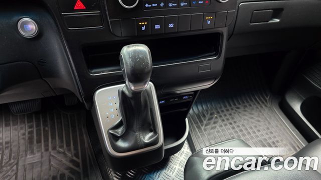 Hyundai Staria 2023 — photo 12