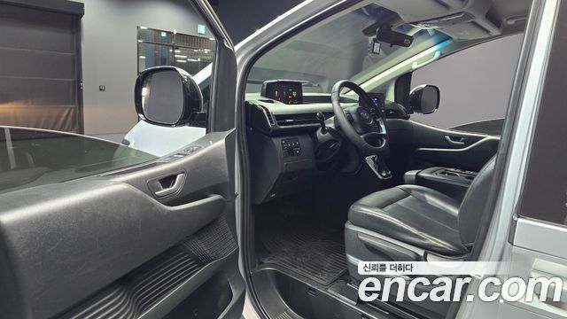 Hyundai Staria 2023 — photo 13