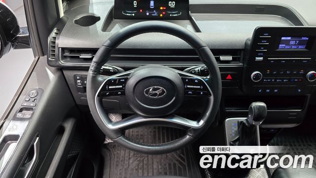 Hyundai Staria 2023 — photo 19