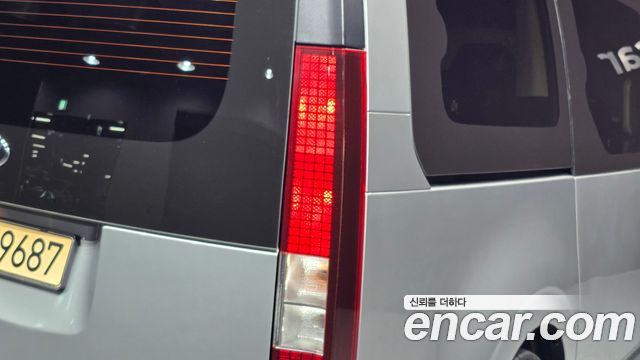 Hyundai Staria 2023 — photo 9