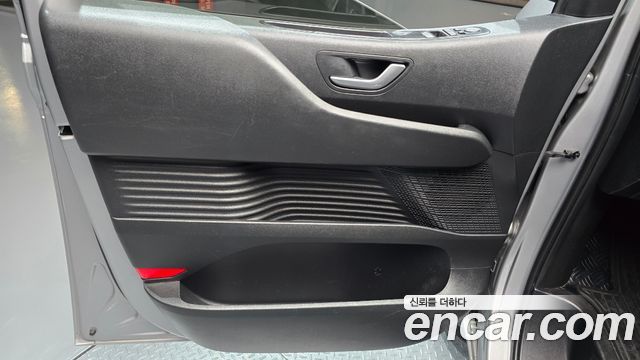 Hyundai Staria 2023 — photo 14