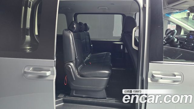 Hyundai Staria 2023 — photo 16