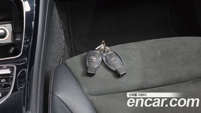 Mercedes-Benz GLC-Class 2019 — photo 21