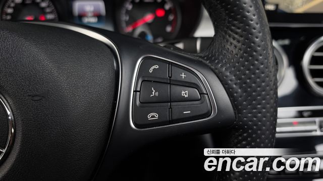 Mercedes-Benz GLC-Class 2019 — photo 23