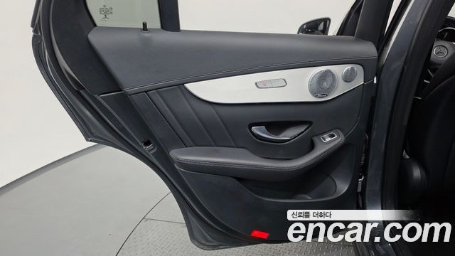 Mercedes-Benz GLC-Class 2019 — photo 15