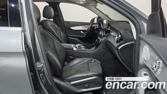 Mercedes-Benz GLC-Class 2019 — photo 16