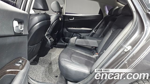Kia K5 2016 — photo 17