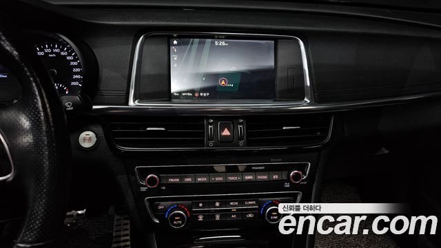 Kia K5 2016 — photo 20