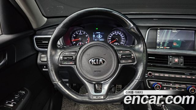 Kia K5 2016 — photo 21