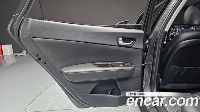 Kia K5 2016 — photo 15