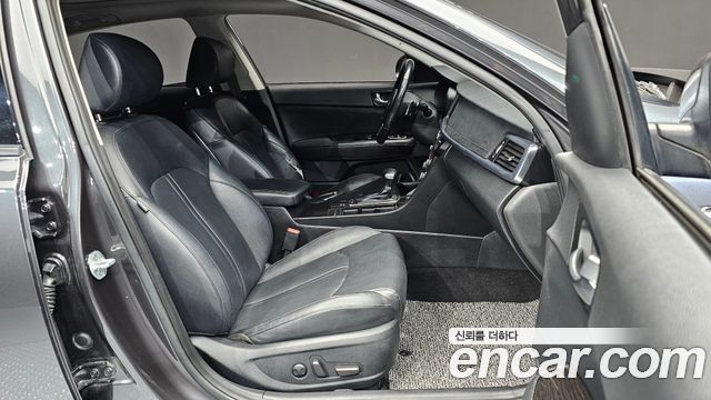 Kia K5 2016 — photo 16