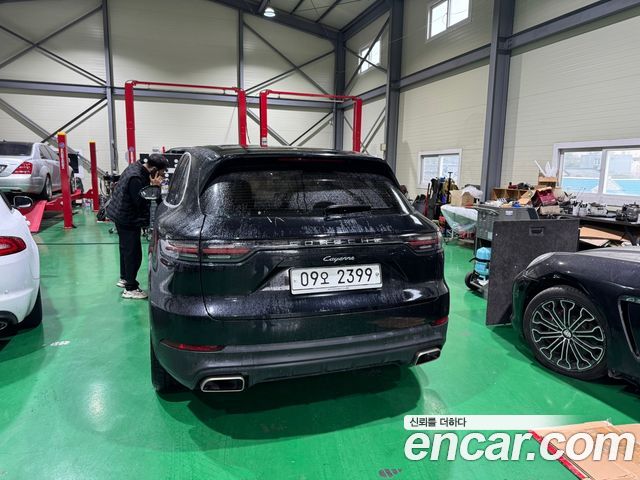 Porsche Cayenne 2019 — photo 2