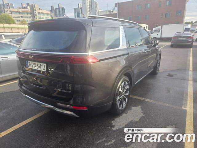 Kia Canival 2021 — photo 4