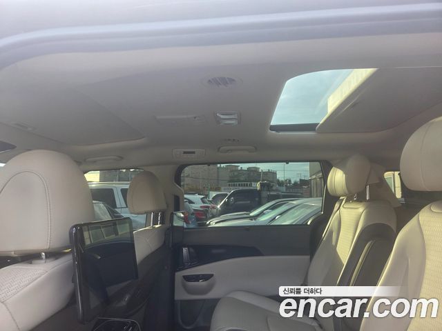 Kia Canival 2021 — photo 11