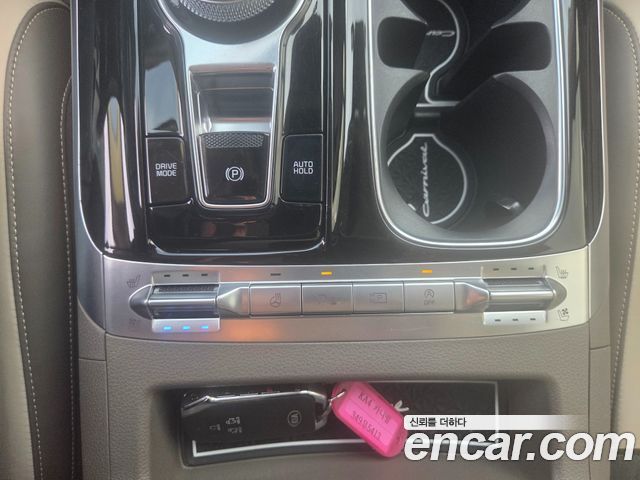 Kia Canival 2021 — photo 14