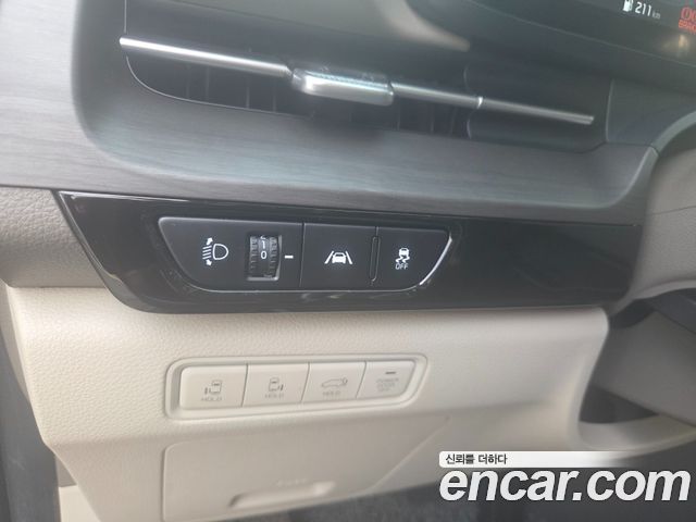 Kia Canival 2021 — photo 16