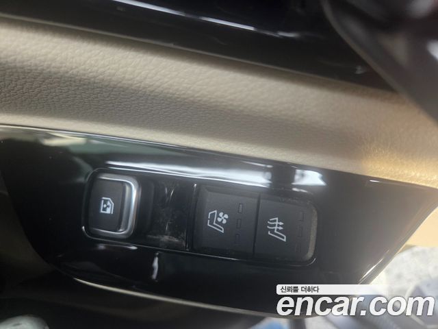 Kia Canival 2021 — photo 19