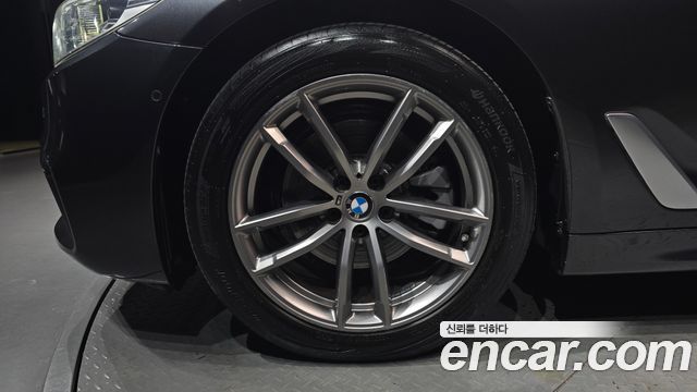 BMW 5-Series 2018 — photo 5
