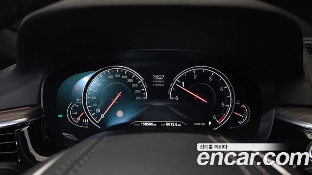 BMW 5-Series 2018 — photo 8