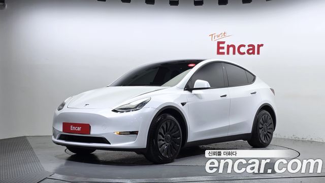 Tesla Model Y 2022 — photo 1