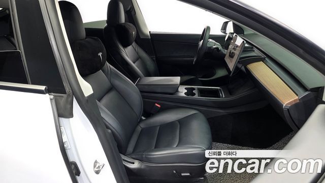 Tesla Model Y 2022 — photo 11