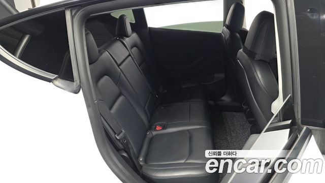 Tesla Model Y 2022 — photo 12
