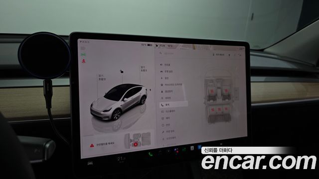Tesla Model Y 2022 — photo 16