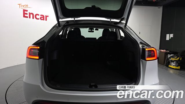 Tesla Model Y 2022 — photo 20