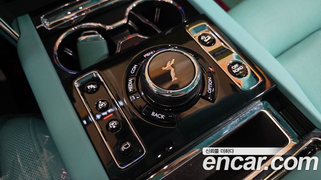 Rolls-Royce Cullinan 2020 — photo 19