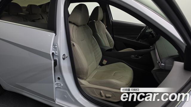Hyundai AVANTE 2023 — photo 12