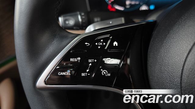 Mercedes-Benz E-Class 2022 — photo 21
