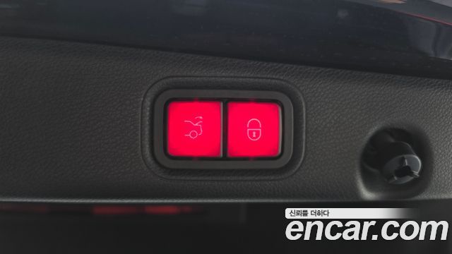 Mercedes-Benz E-Class 2022 — photo 23