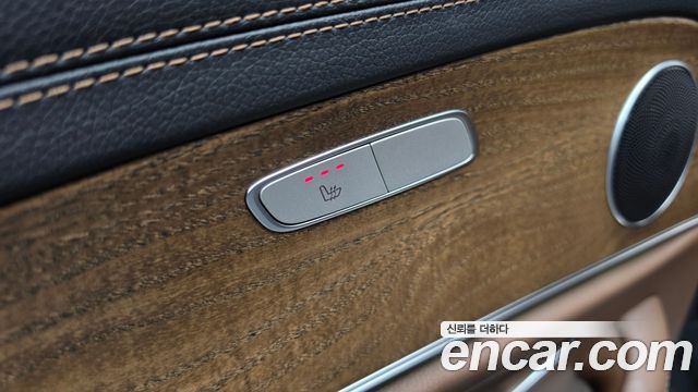 Mercedes-Benz E-Class 2022 — photo 30