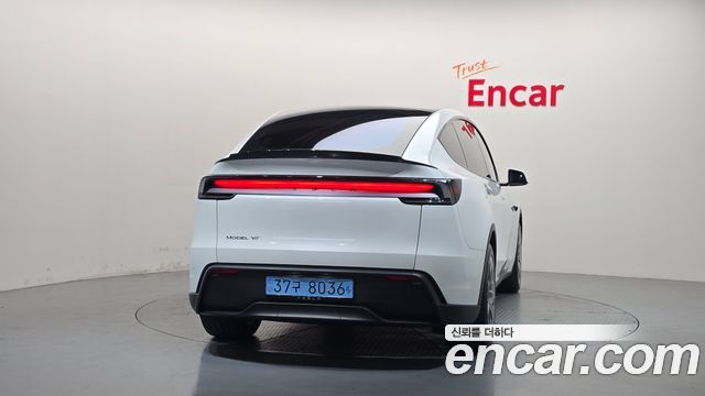 Tesla Model Y 2026 — photo 4