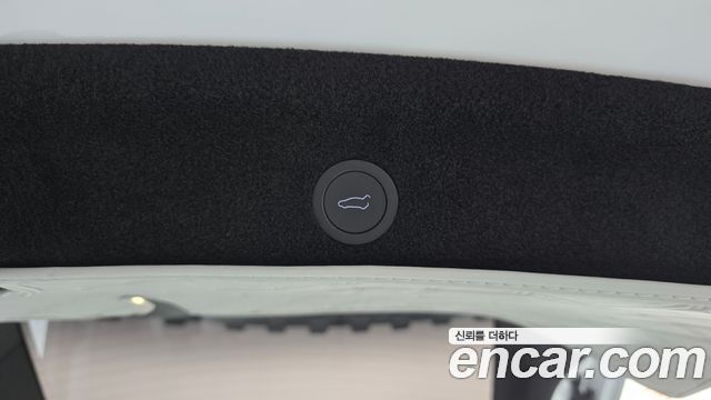 Tesla Model Y 2026 — photo 24