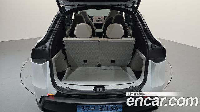 Tesla Model Y 2026 — photo 25