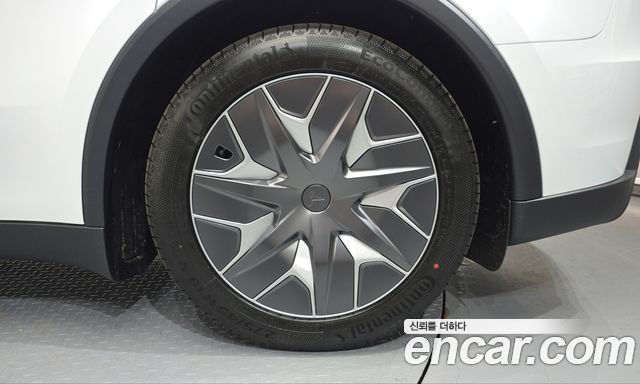 Tesla Model Y 2026 — photo 7