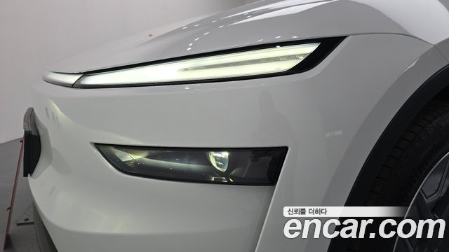 Tesla Model Y 2026 — photo 8
