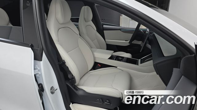 Tesla Model Y 2026 — photo 16