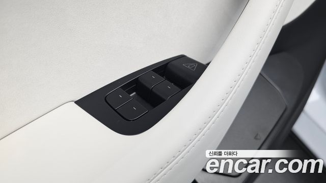 Tesla Model Y 2026 — photo 27