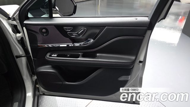 Lincoln Corsair 2020 — photo 14